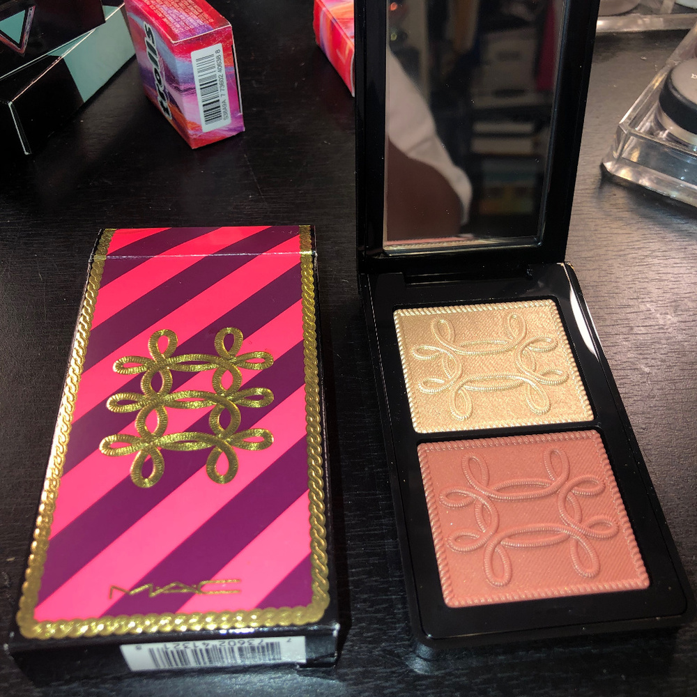 Mac Cosmetics Nutcracker Sweet Copper Face Compact